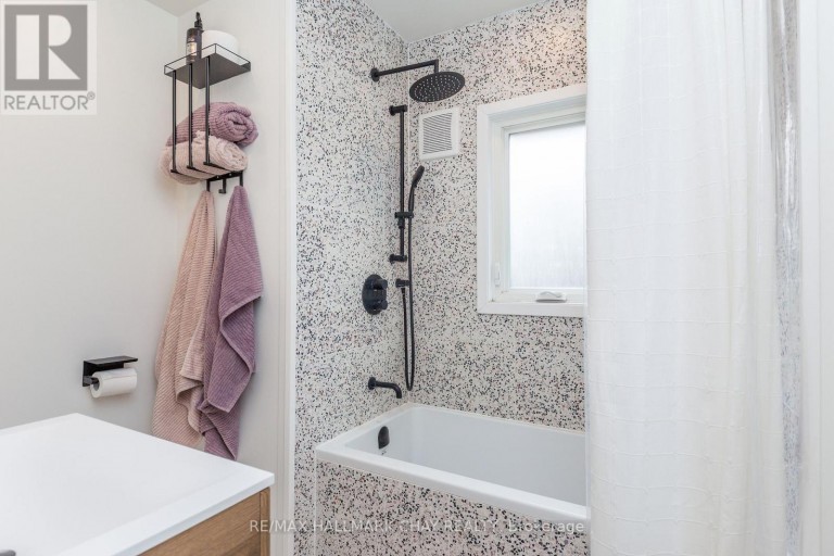 177 DUCKWORTH STREET, Barrie (Codrington), Ontario, L4M3W6