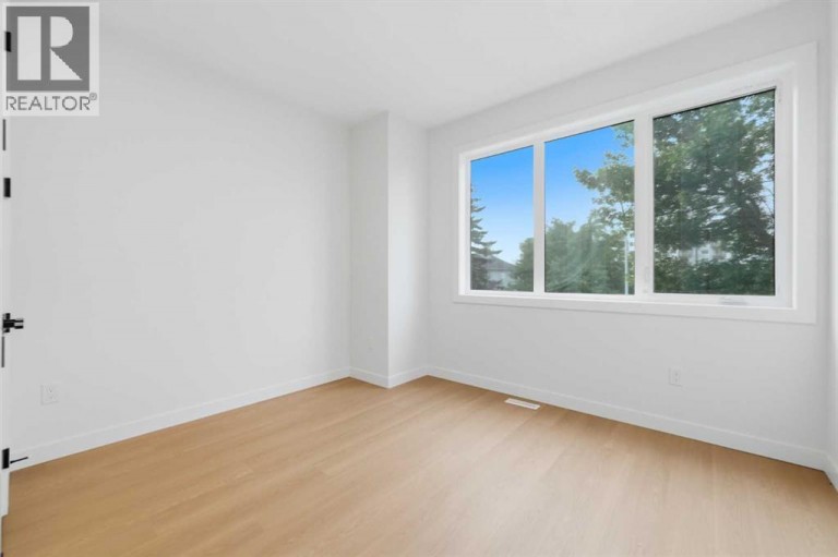 4, 521 15 Avenue NE, Calgary, Alberta, T2E1H7