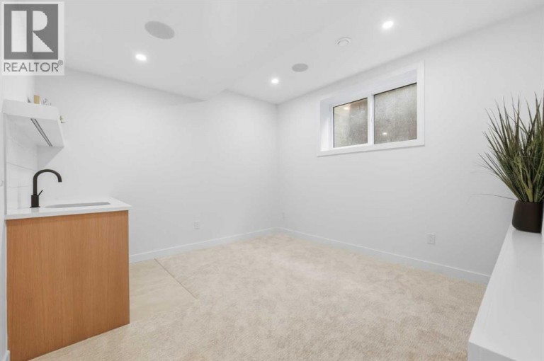 4, 521 15 Avenue NE, Calgary, Alberta, T2E1H7