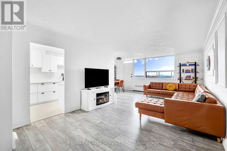 1701 - 180 MARKHAM ROAD, Toronto (Scarborough Village), Ontario, M1M2Z9