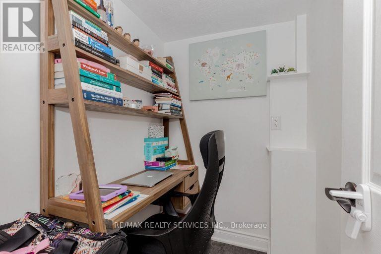 1701 - 180 MARKHAM ROAD, Toronto (Scarborough Village), Ontario, M1M2Z9