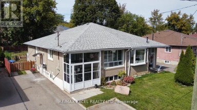 44 LINDSAY AVENUE Newmarket (Bristol-London) Ontario photo 1