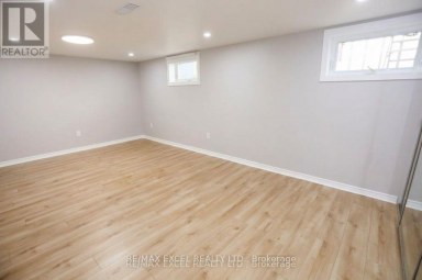 44 LINDSAY AVENUE Newmarket (Bristol-London) Ontario photo 17