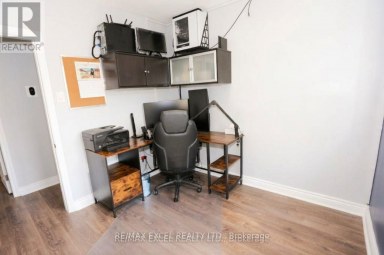 44 LINDSAY AVENUE Newmarket (Bristol-London) Ontario photo 7