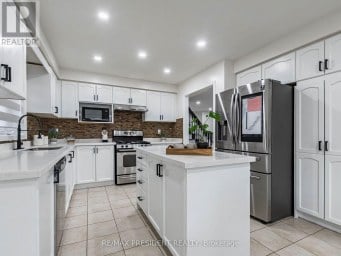 8 RIVER HEIGHTS DRIVE Brampton (Bram East) Ontario photo 15