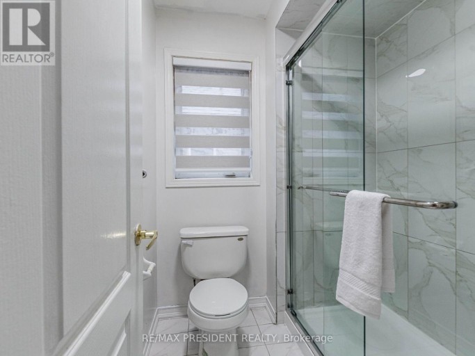 8 RIVER HEIGHTS DRIVE, Brampton (Bram East), Ontario, L6P2M9