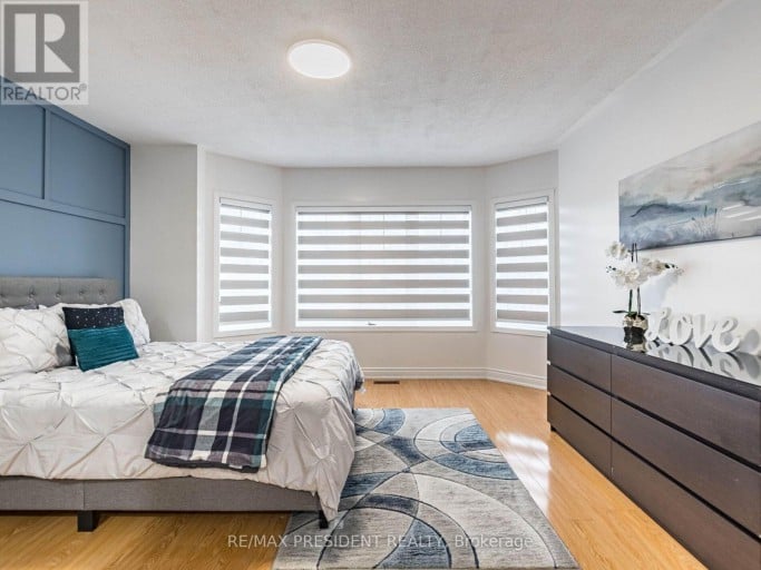 8 RIVER HEIGHTS DRIVE, Brampton (Bram East), Ontario, L6P2M9