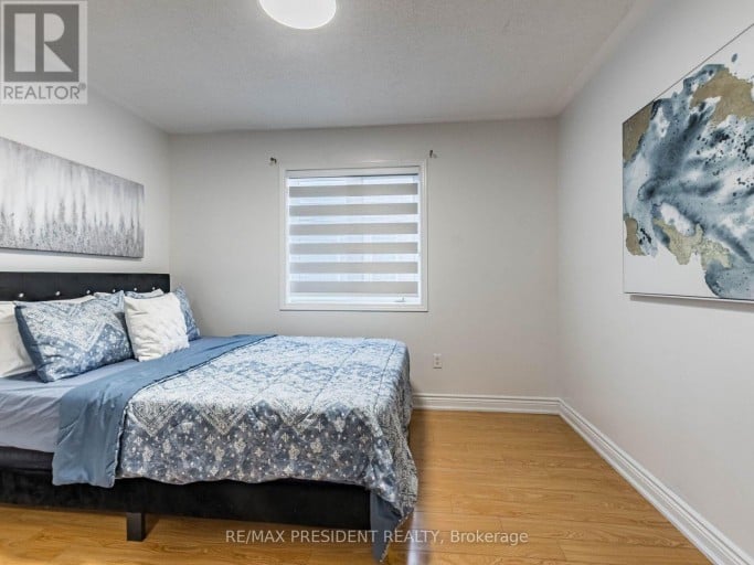 8 RIVER HEIGHTS DRIVE, Brampton (Bram East), Ontario, L6P2M9