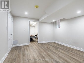8 RIVER HEIGHTS DRIVE Brampton (Bram East) Ontario photo 35