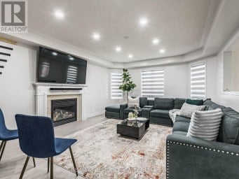 8 RIVER HEIGHTS DRIVE Brampton (Bram East) Ontario photo 6
