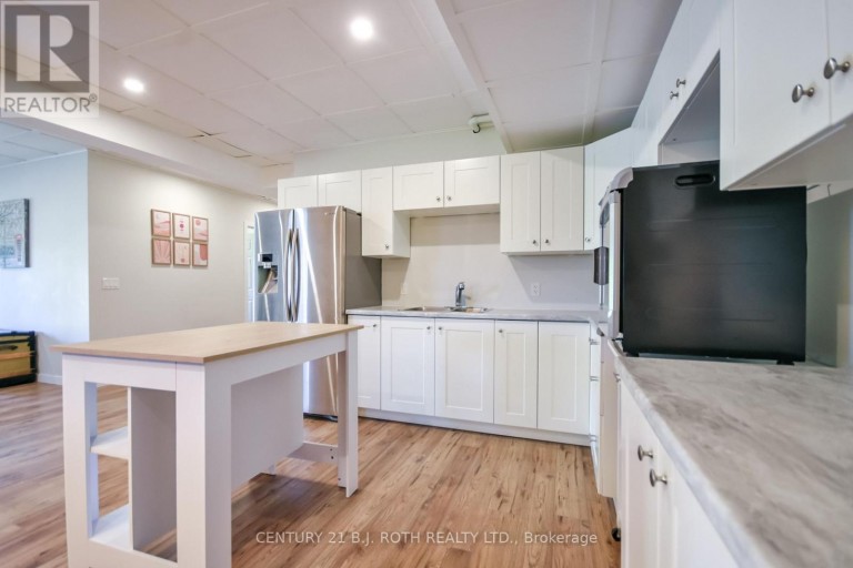 1289 MUSKOKA ROAD 117 ROAD, Bracebridge (Macaulay), Ontario, P1L1W9