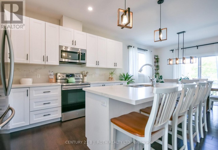 1289 MUSKOKA ROAD 117 ROAD, Bracebridge (Macaulay), Ontario, P1L1W9