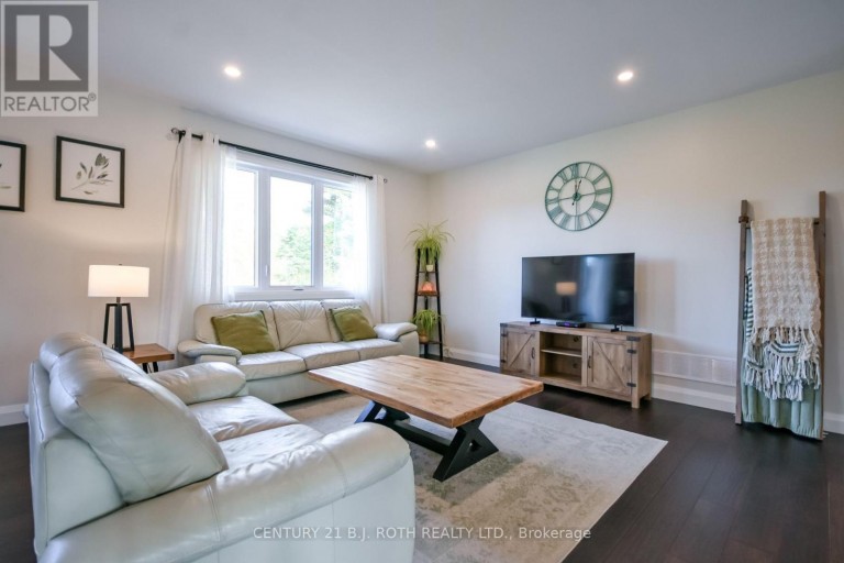 1289 MUSKOKA ROAD 117 ROAD, Bracebridge (Macaulay), Ontario, P1L1W9
