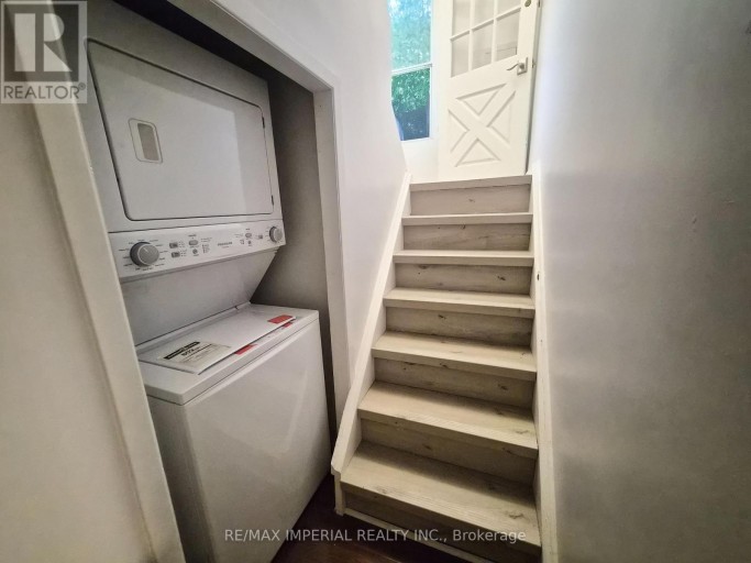 262 MCCONVEY DRIVE, Richmond Hill (Crosby), Ontario, L4C3K2