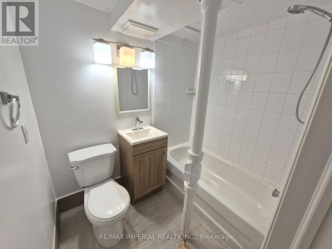262 MCCONVEY DRIVE, Richmond Hill (Crosby), Ontario, L4C3K2