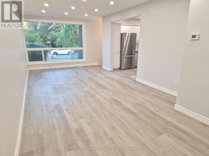 262 MCCONVEY DRIVE, Richmond Hill (Crosby), Ontario, L4C3K2