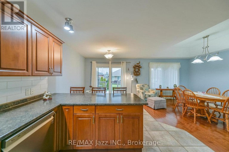 33 ASHWOOD CRESCENT, Greater Napanee (Greater Napanee), Ontario, K7R3L1