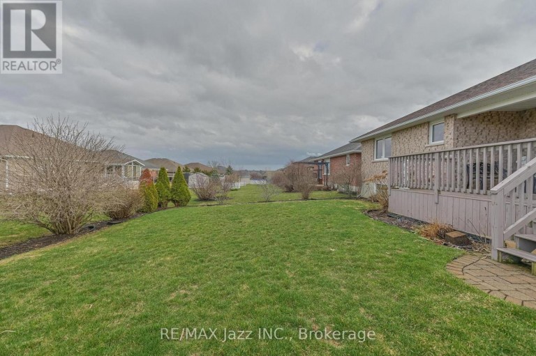 33 ASHWOOD CRESCENT, Greater Napanee (Greater Napanee), Ontario, K7R3L1