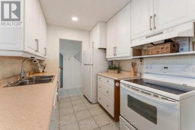204 BIRCHCLIFFE CRESCENT Hamilton (Berrisfield) Ontario photo 14