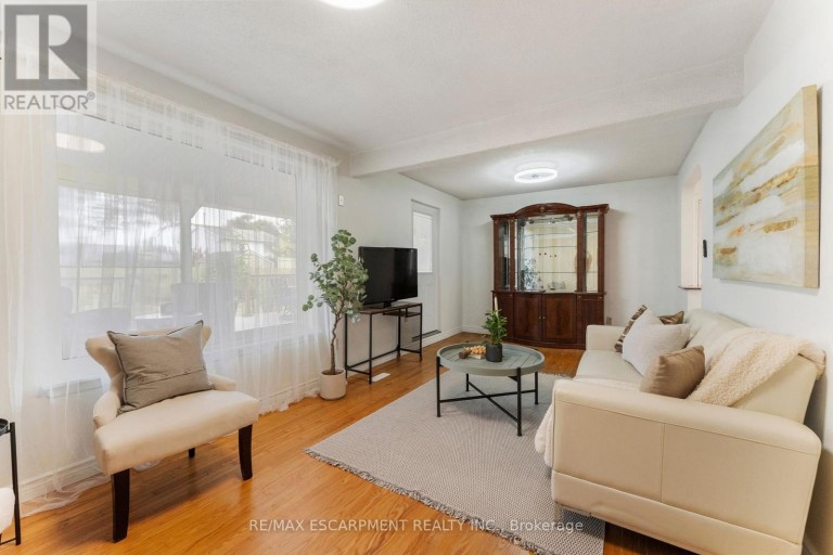 204 BIRCHCLIFFE CRESCENT, Hamilton (Berrisfield), Ontario, L8T4K9