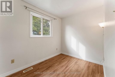 204 BIRCHCLIFFE CRESCENT Hamilton (Berrisfield) Ontario photo 24