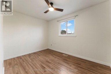 204 BIRCHCLIFFE CRESCENT Hamilton (Berrisfield) Ontario photo 29