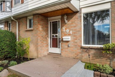 204 BIRCHCLIFFE CRESCENT Hamilton (Berrisfield) Ontario photo 3