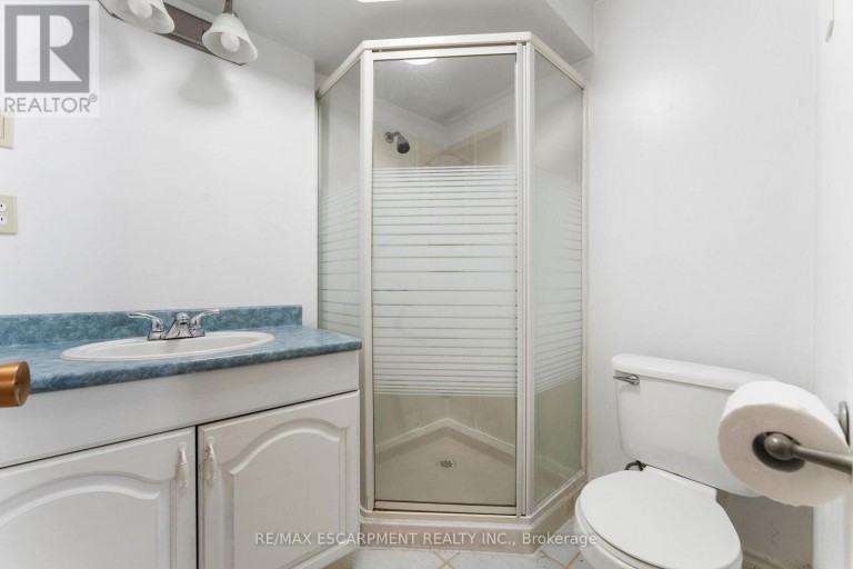 204 BIRCHCLIFFE CRESCENT, Hamilton (Berrisfield), Ontario, L8T4K9