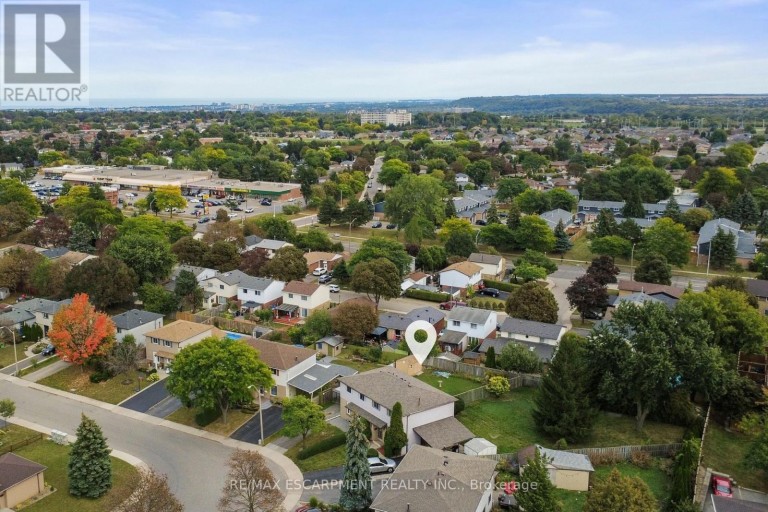 204 BIRCHCLIFFE CRESCENT, Hamilton (Berrisfield), Ontario, L8T4K9