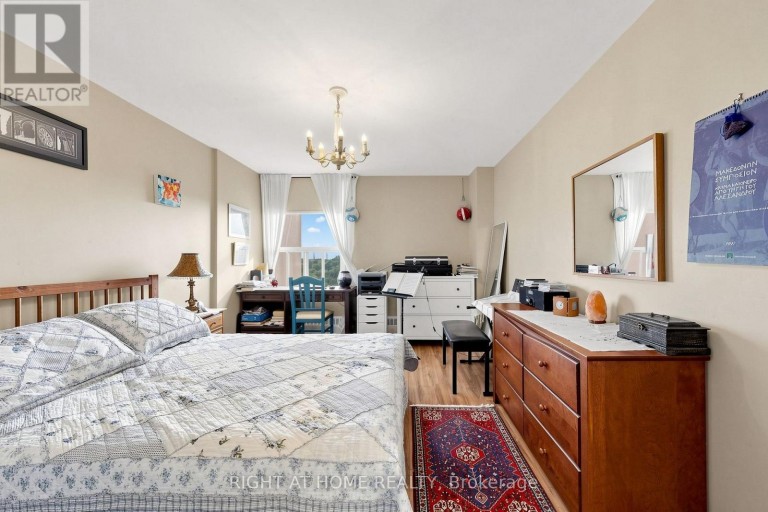 1116 - 15 VICORA LINKWAY, Toronto (Flemingdon Park), Ontario, M3C1A8