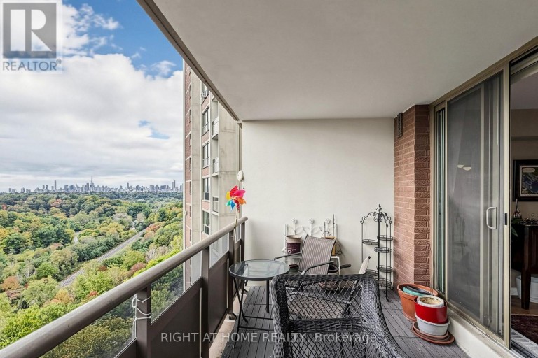 1116 - 15 VICORA LINKWAY, Toronto (Flemingdon Park), Ontario, M3C1A8