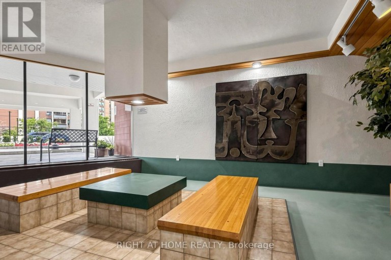1116 - 15 VICORA LINKWAY, Toronto (Flemingdon Park), Ontario, M3C1A8