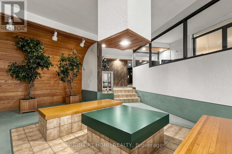1116 - 15 VICORA LINKWAY, Toronto (Flemingdon Park), Ontario, M3C1A8