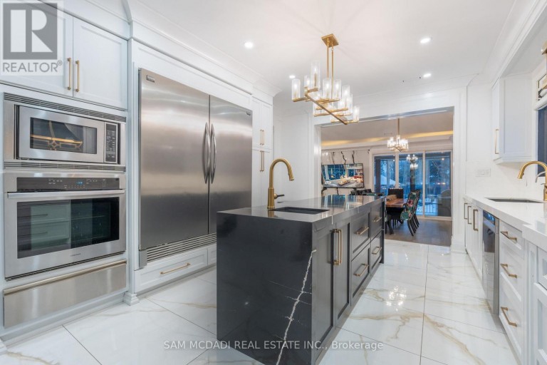 1540 MISSISSAUGA ROAD, Mississauga (Lorne Park), Ontario, L5H2K1