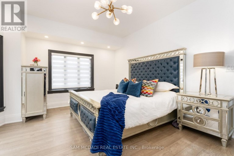 1540 MISSISSAUGA ROAD, Mississauga (Lorne Park), Ontario, L5H2K1