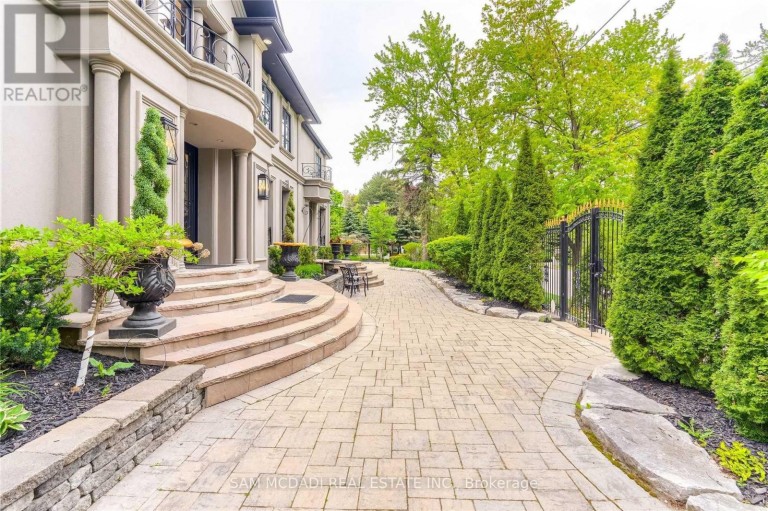 1540 MISSISSAUGA ROAD, Mississauga (Lorne Park), Ontario, L5H2K1