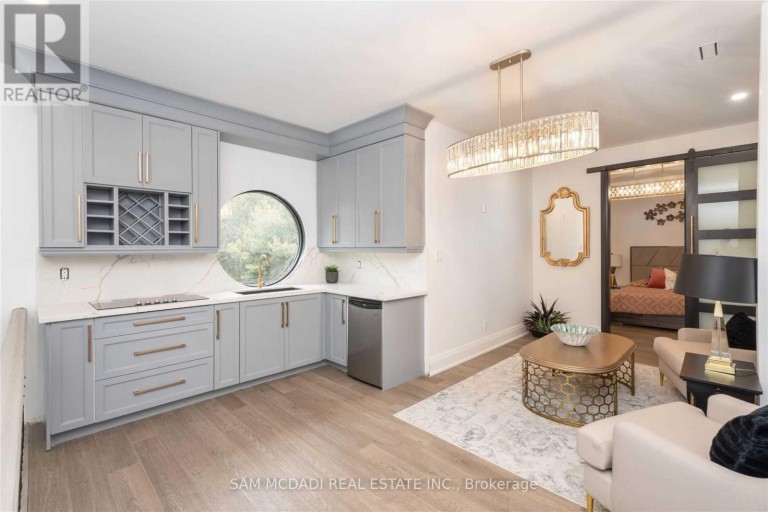 1540 MISSISSAUGA ROAD, Mississauga (Lorne Park), Ontario, L5H2K1