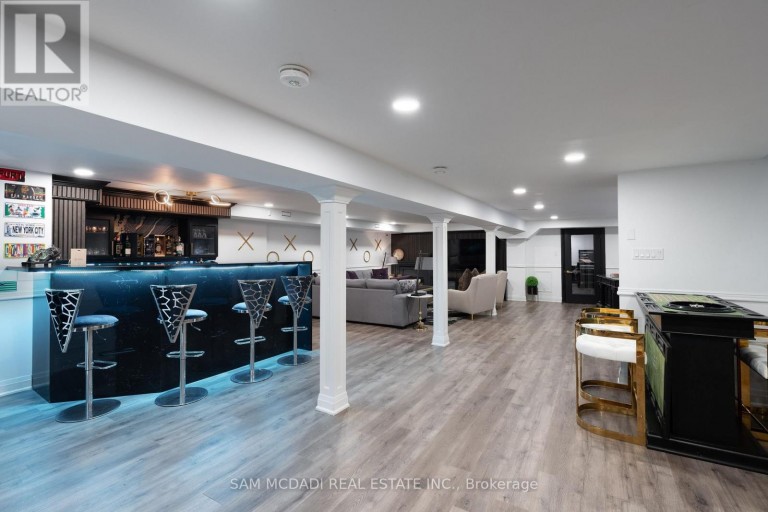 1540 MISSISSAUGA ROAD, Mississauga (Lorne Park), Ontario, L5H2K1