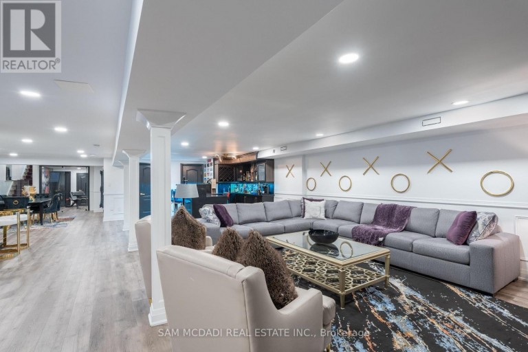 1540 MISSISSAUGA ROAD, Mississauga (Lorne Park), Ontario, L5H2K1