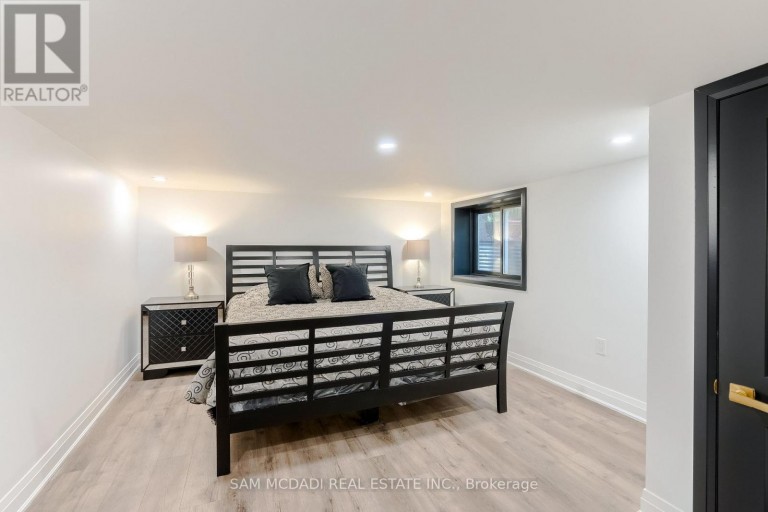1540 MISSISSAUGA ROAD, Mississauga (Lorne Park), Ontario, L5H2K1