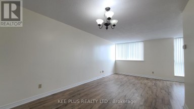 819 - 2466 EGLINTON AVENUE E Toronto (Eglinton East) Ontario photo 11