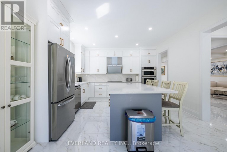 10 MEGARRY COURT, Richmond Hill (Devonsleigh), Ontario, L4S2S3