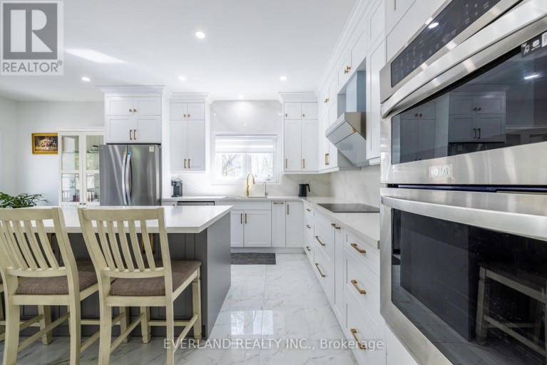 10 MEGARRY COURT, Richmond Hill (Devonsleigh), Ontario, L4S2S3