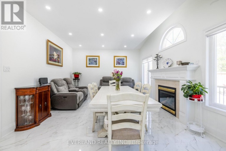 10 MEGARRY COURT, Richmond Hill (Devonsleigh), Ontario, L4S2S3