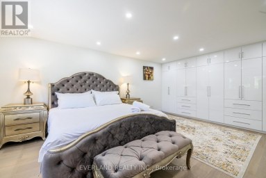 10 MEGARRY COURT Richmond Hill (Devonsleigh) Ontario photo 18