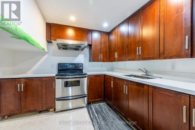 10 MEGARRY COURT Richmond Hill (Devonsleigh) Ontario photo 31