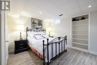 10 MEGARRY COURT Richmond Hill (Devonsleigh) Ontario photo 32