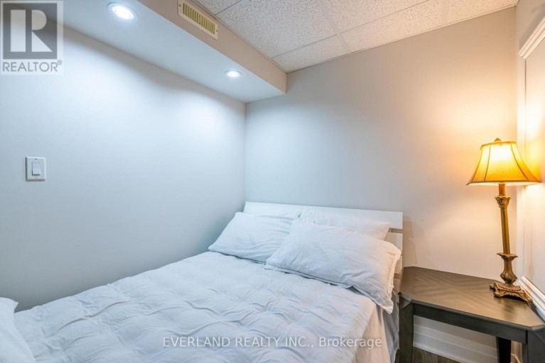 10 MEGARRY COURT, Richmond Hill (Devonsleigh), Ontario, L4S2S3