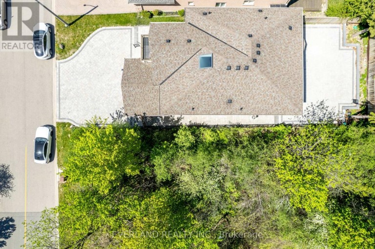 10 MEGARRY COURT, Richmond Hill (Devonsleigh), Ontario, L4S2S3