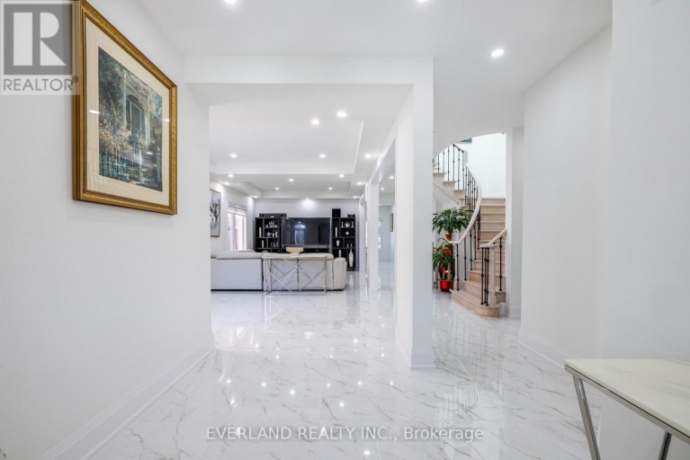 10 MEGARRY COURT, Richmond Hill (Devonsleigh), Ontario, L4S2S3